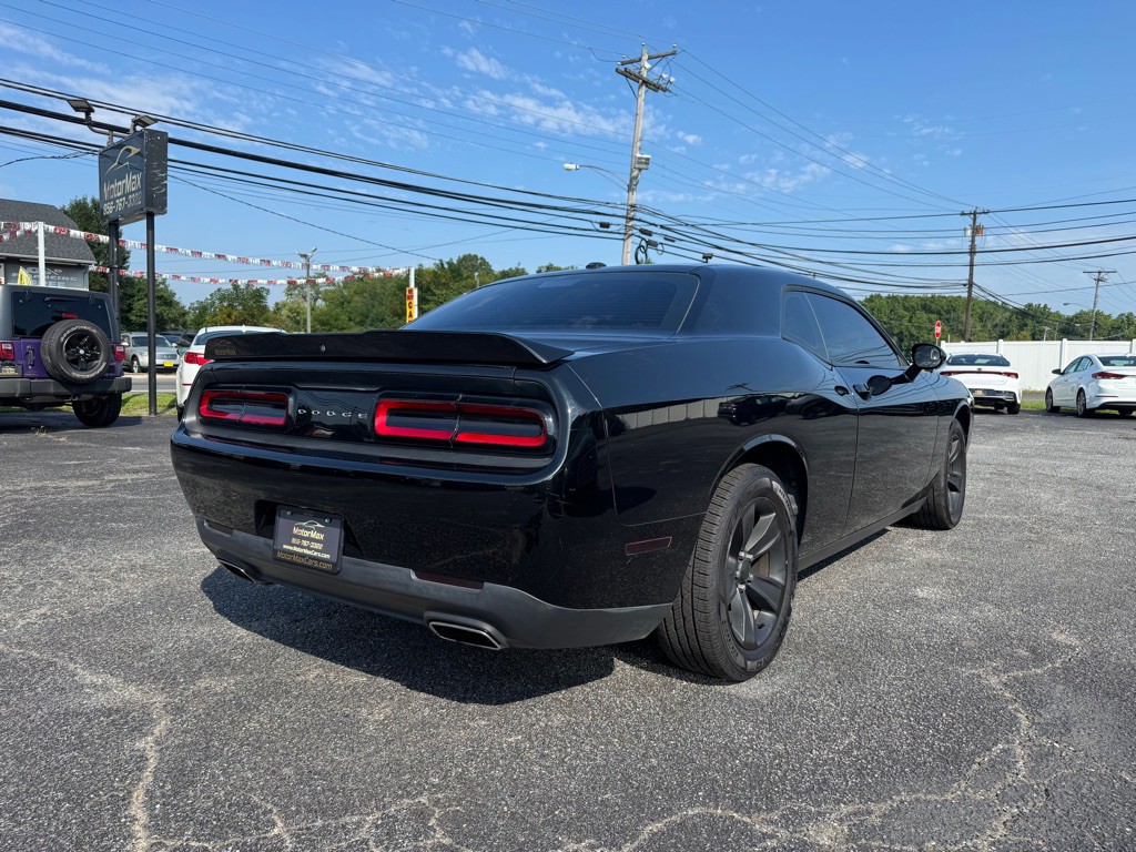 2019 Dodge Challenger Image 3
