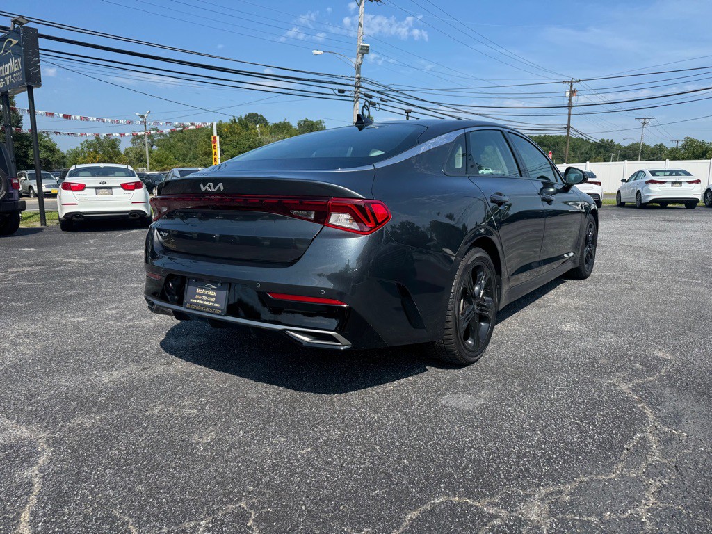 2022 Kia K5 Image 3