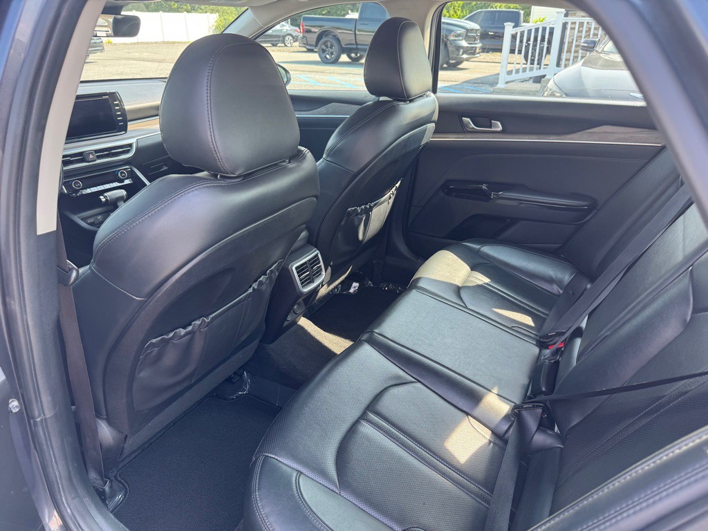2022 Kia K5 Image 6