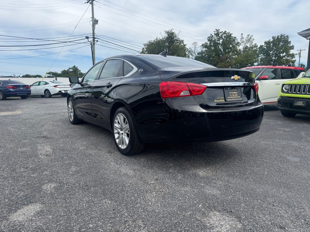 2017 Chevrolet Impala Image 2