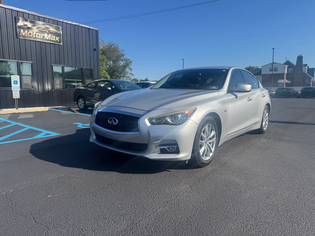 2016 INFINITI Q50 Image 1