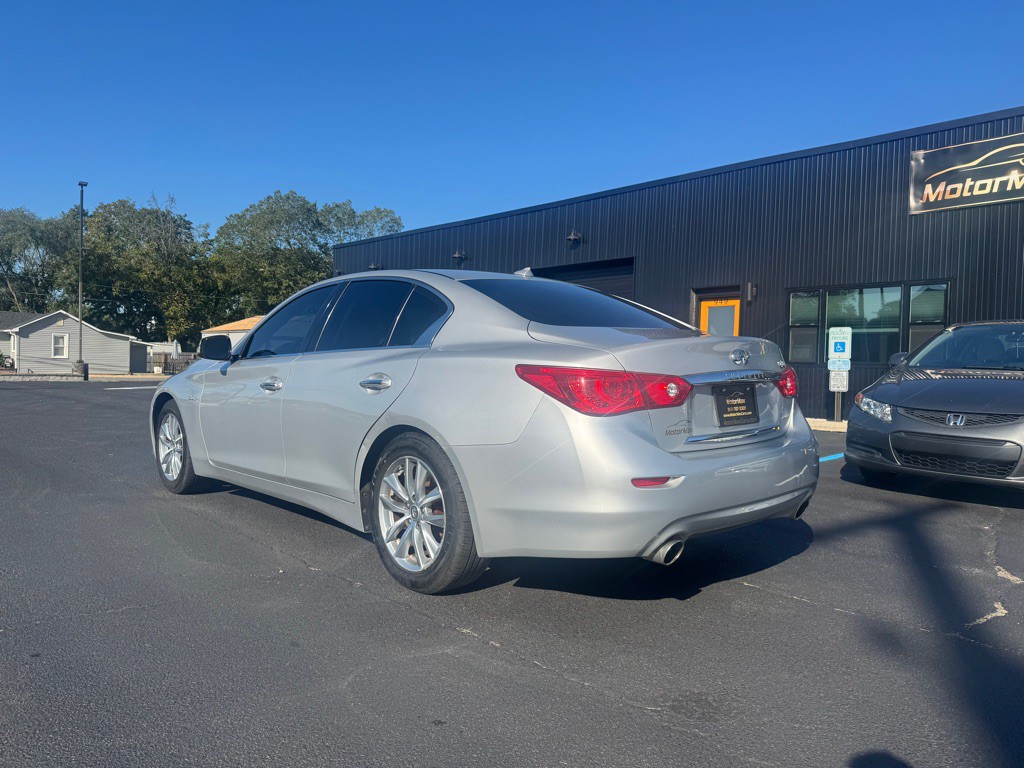 2016 INFINITI Q50 Image 2