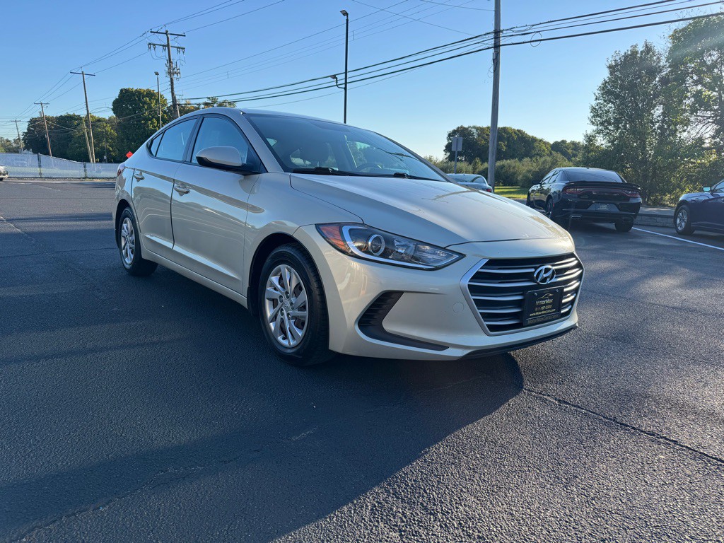 2017 Hyundai Elantra Image 4