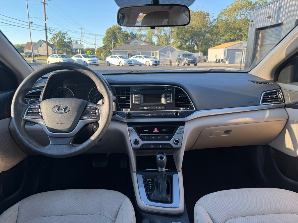 2017 Hyundai Elantra Image 7