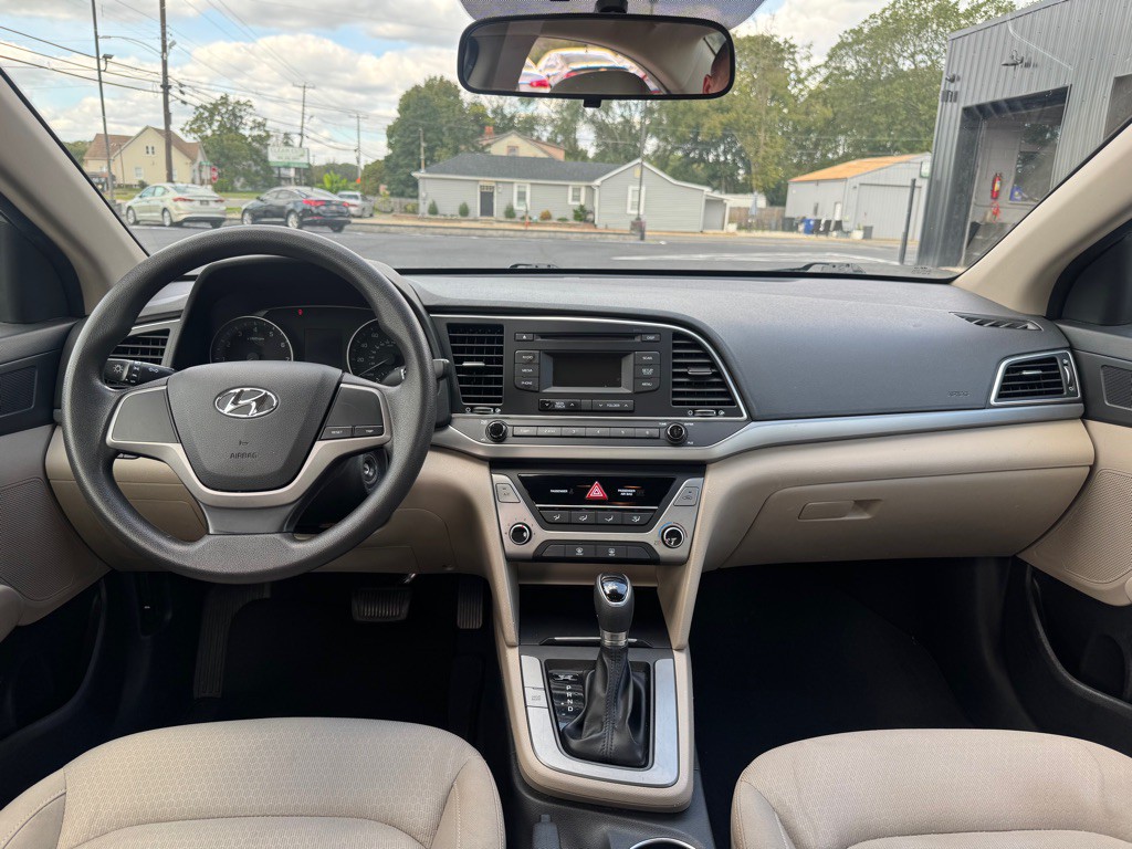2017 Hyundai Elantra Image 7