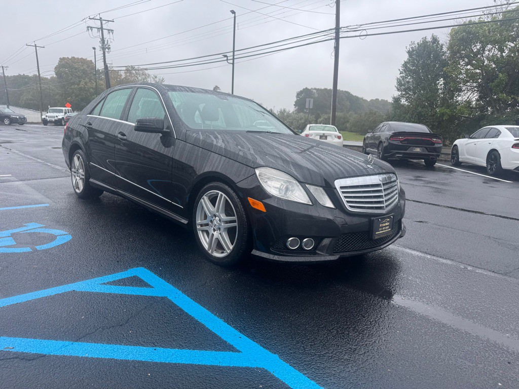 2010 Mercedes-Benz E-Class Image 4