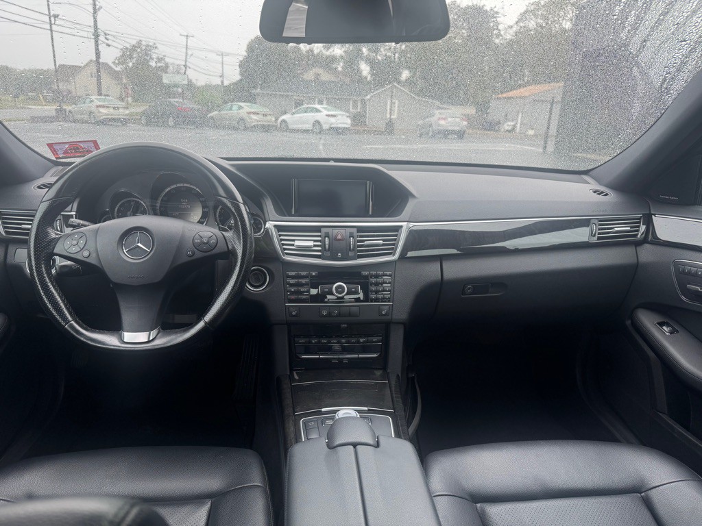 2010 Mercedes-Benz E-Class Image 7