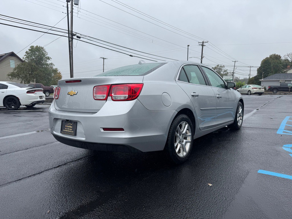 2013 Chevrolet Malibu Image 3