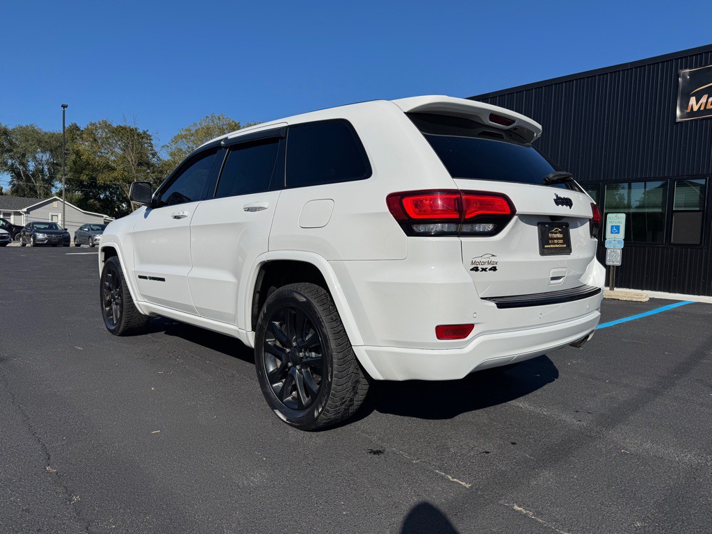 2018 Jeep Grand Cherokee Image 2