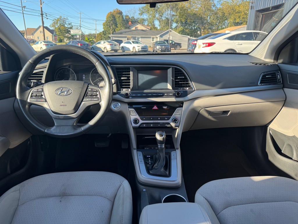 2017 Hyundai Elantra Image 7