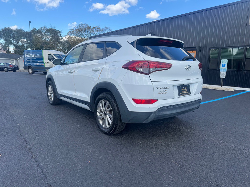 2017 Hyundai Tucson Image 2