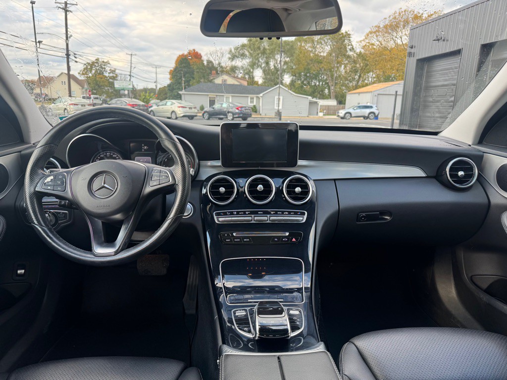 2015 Mercedes-Benz C-Class Image 6