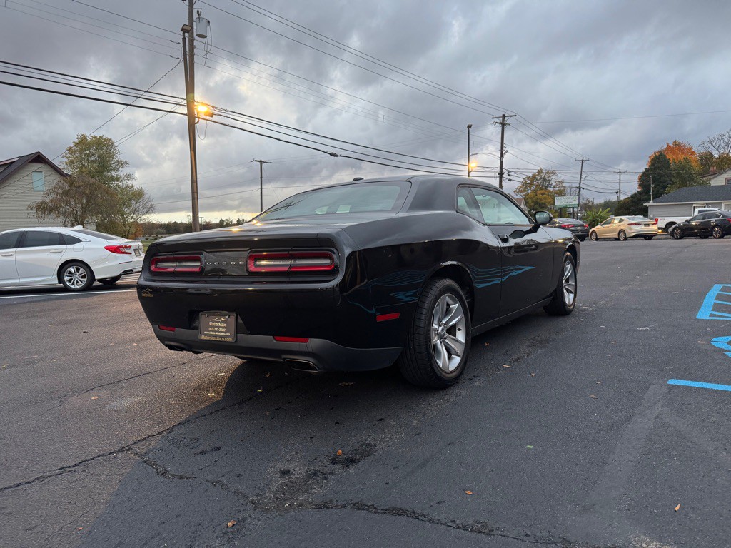 2016 Dodge Challenger Image 3
