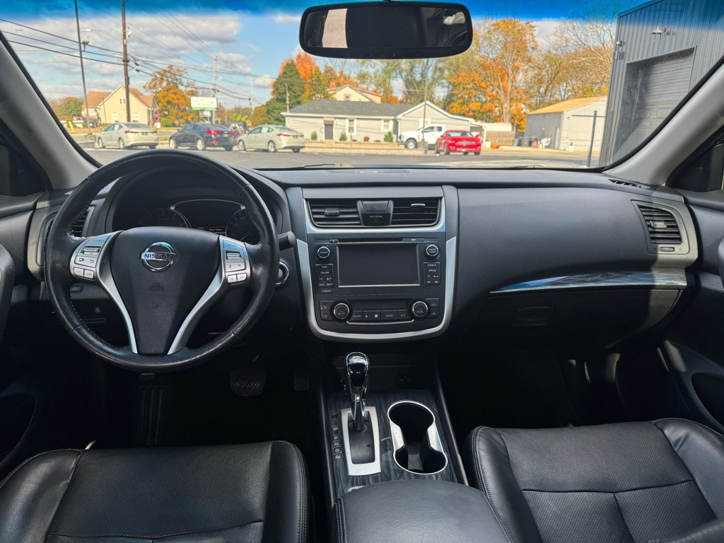 2016 Nissan Altima Image 11
