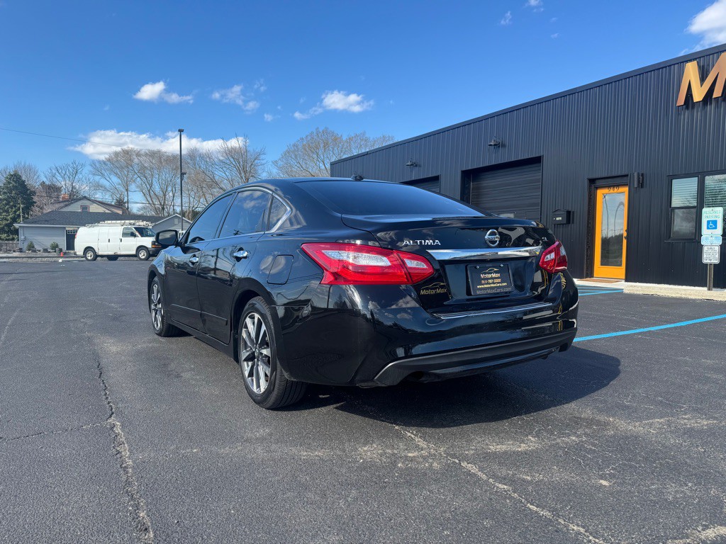2016 Nissan Altima Image 2