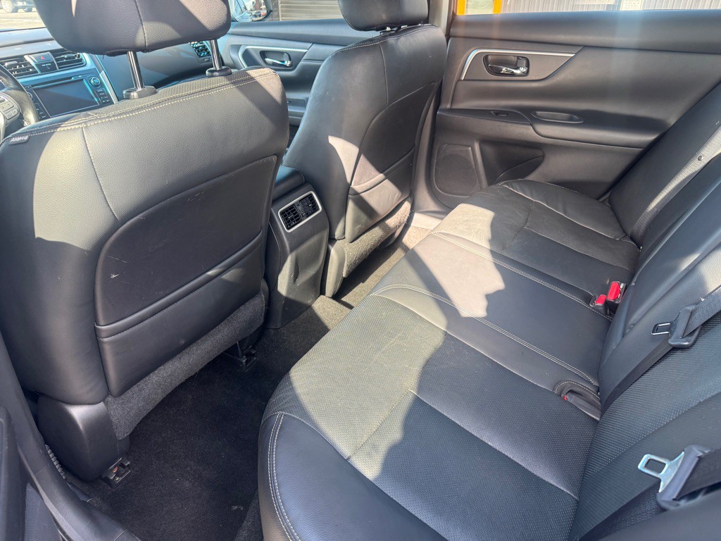 2016 Nissan Altima Image 6