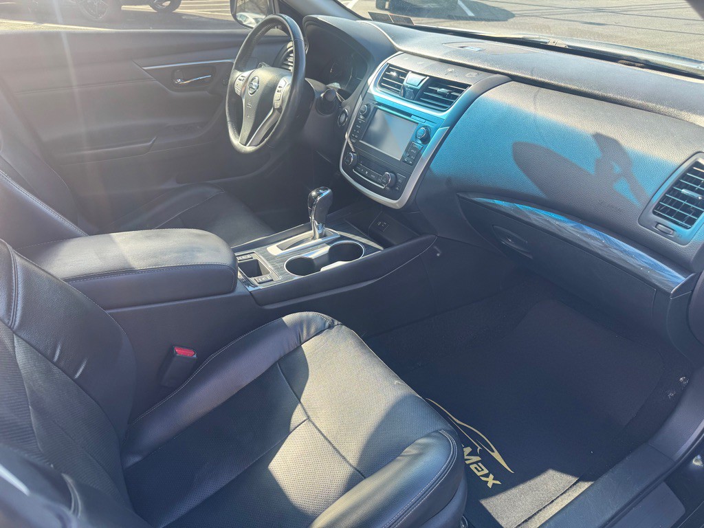 2016 Nissan Altima Image 8