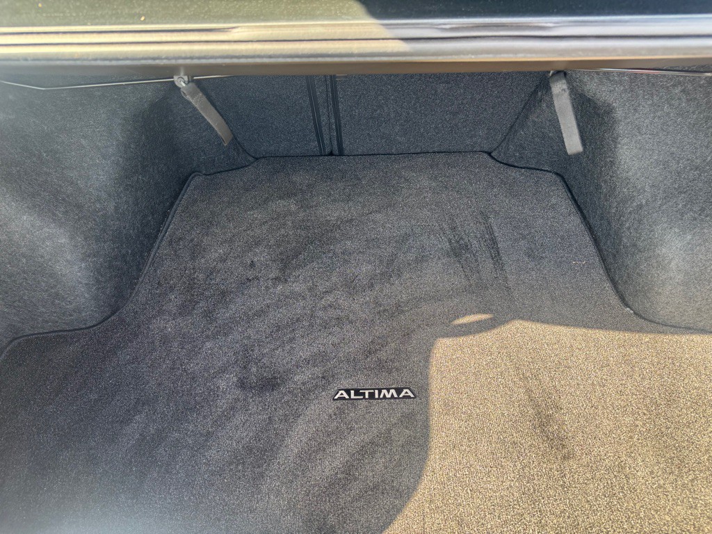 2016 Nissan Altima Image 10