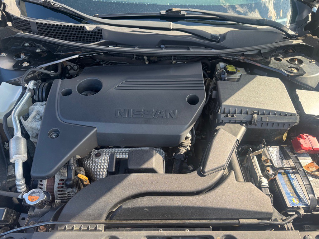 2016 Nissan Altima Image 11