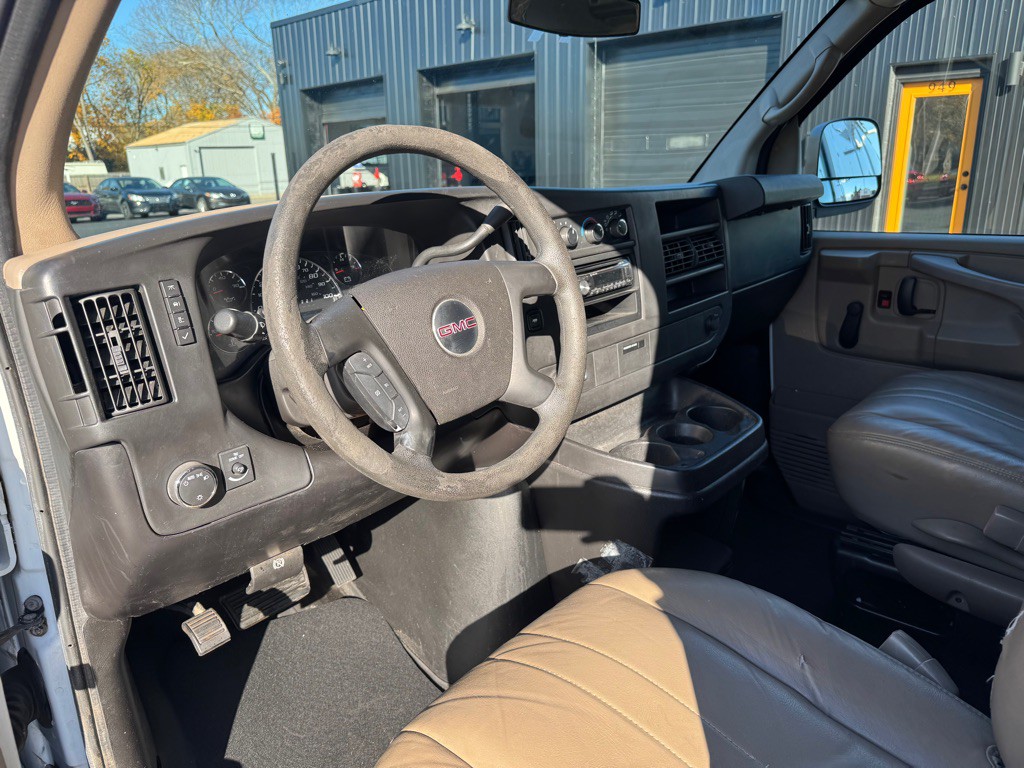 2013 GMC Savana Image 5