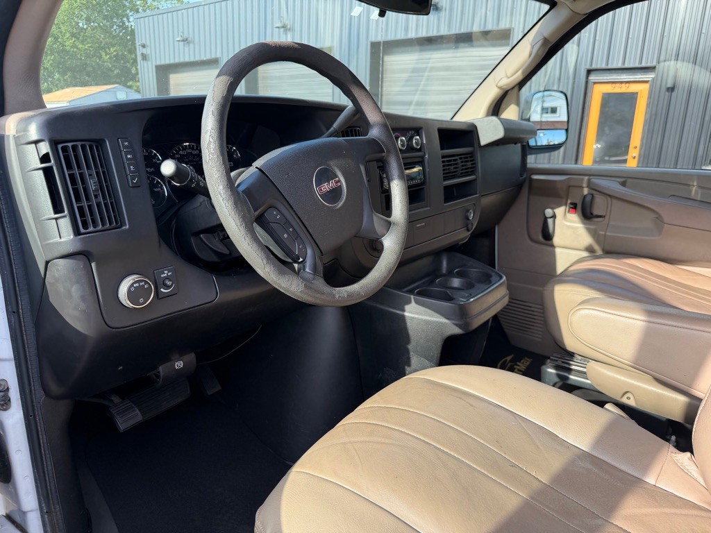 2013 GMC Savana Image 5