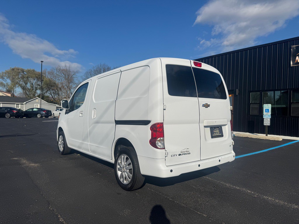 2017 Chevrolet Express Image 2