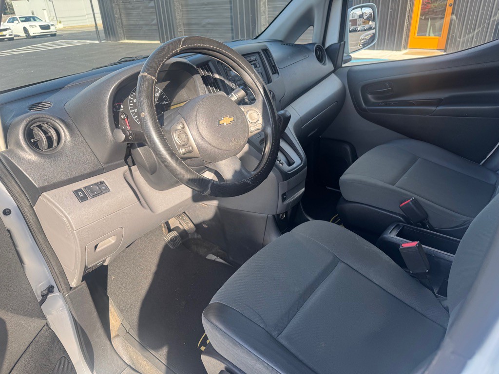 2017 Chevrolet Express Image 5