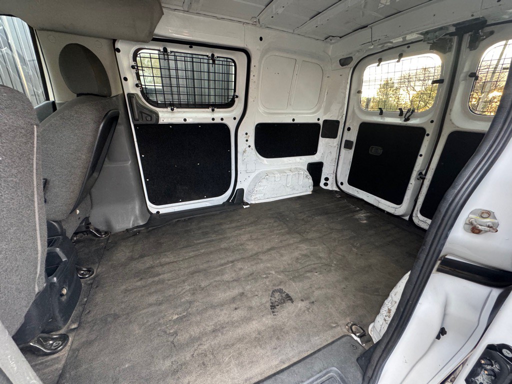 2017 Chevrolet Express Image 6