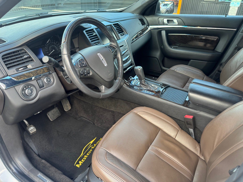 2015 Lincoln MKS Image 5