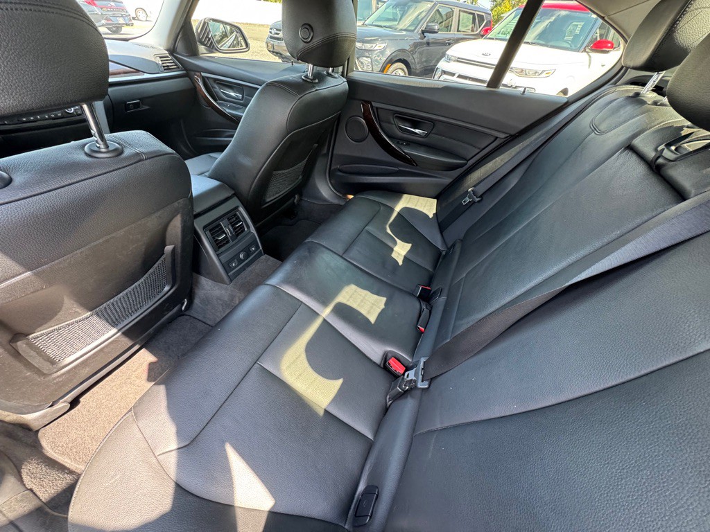 2015 BMW 3 Series Image 6