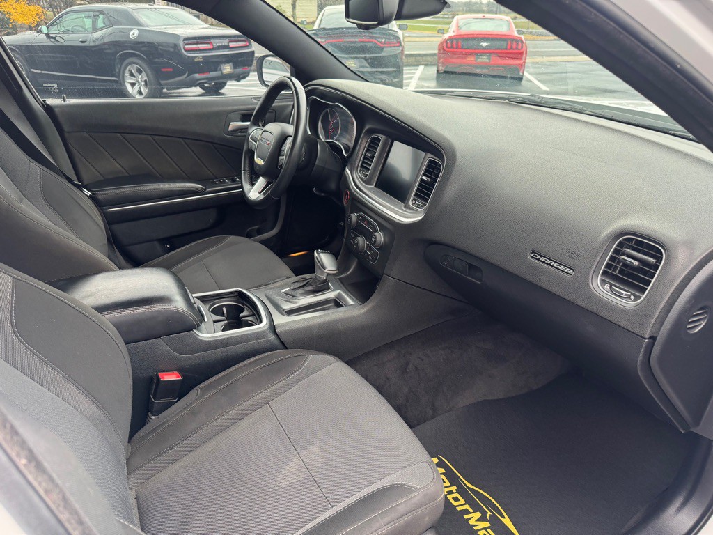 2015 Dodge Charger Image 8