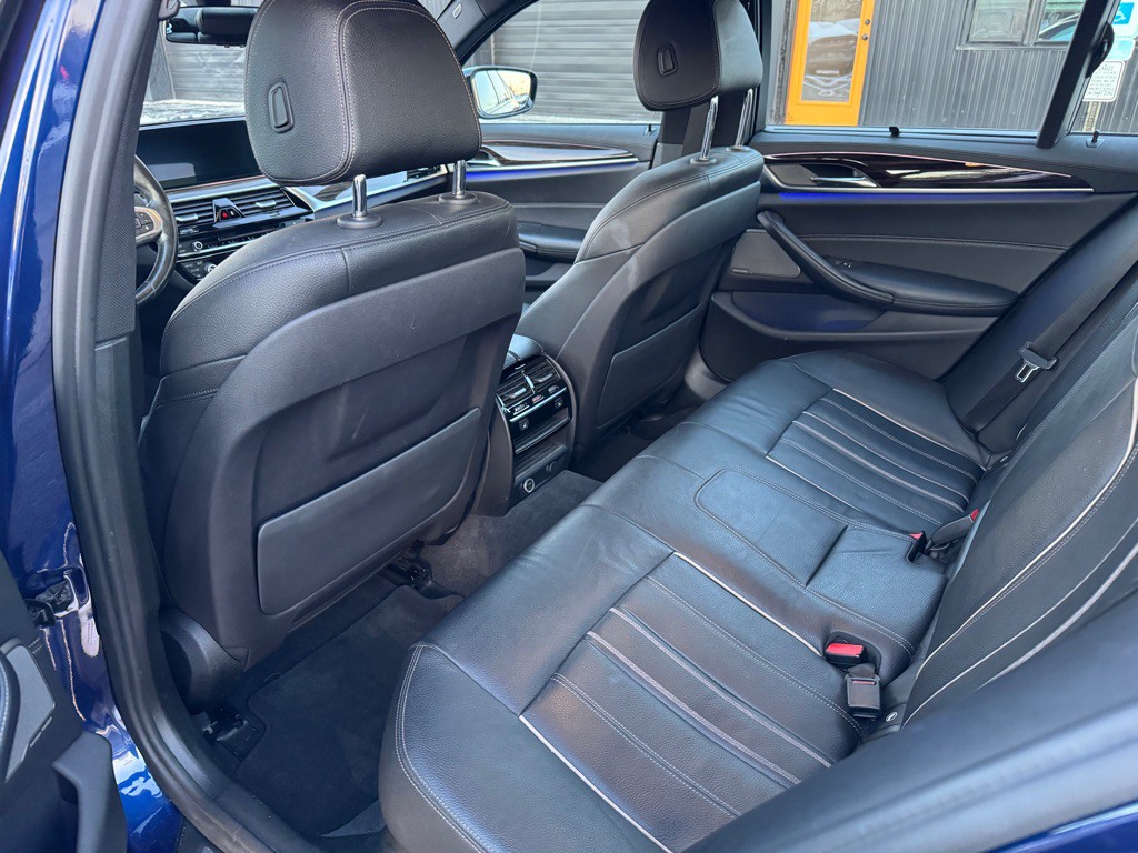 2017 BMW 5 Series Image 6