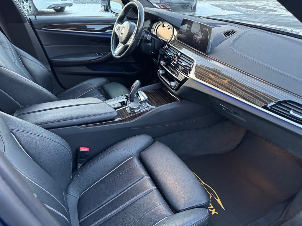 2017 BMW 5 Series Image 8