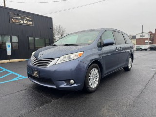 Image for 2017 Toyota Sienna XLE ID: 7087856