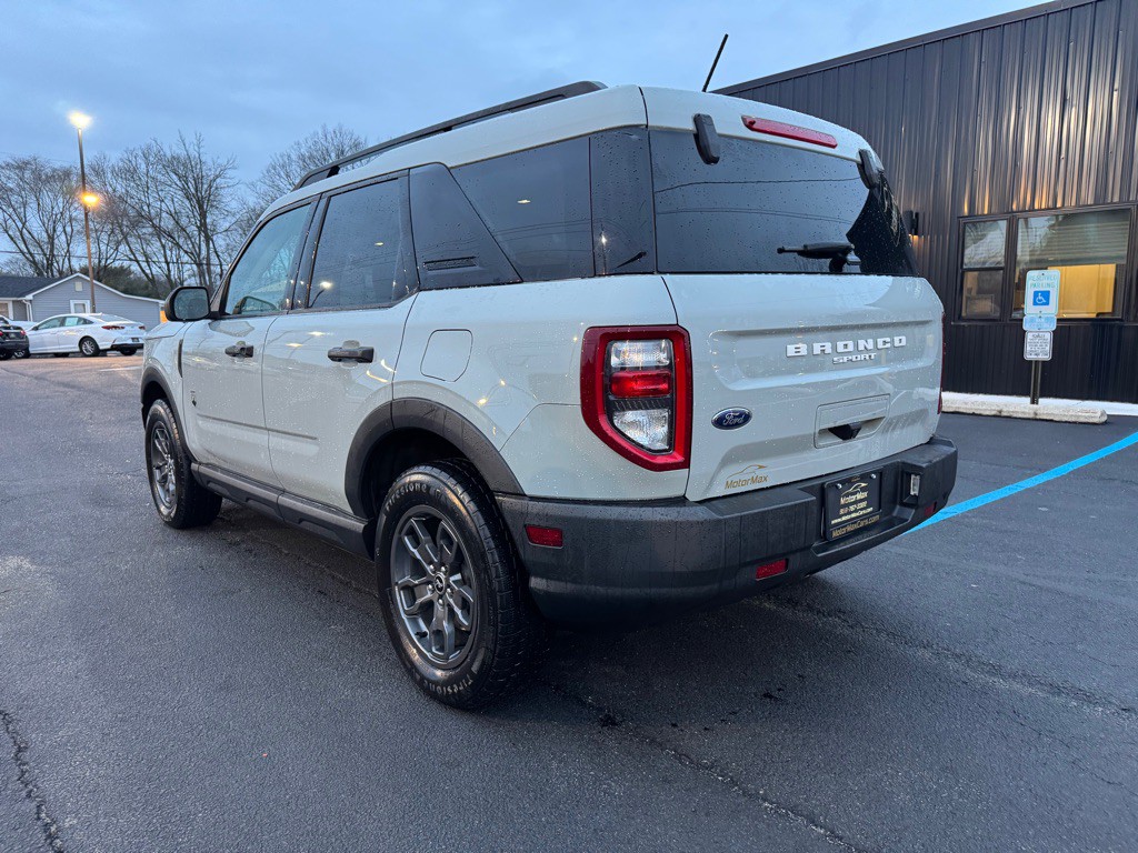 2021 Ford Bronco Image 2