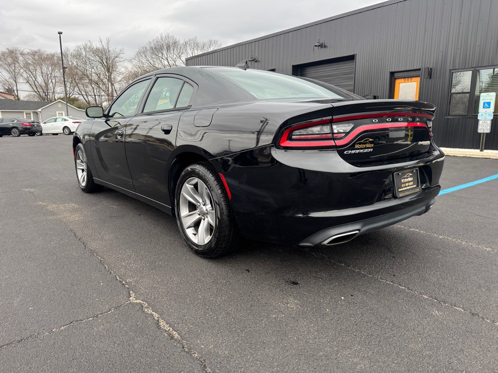 2017 Dodge Charger Image 2