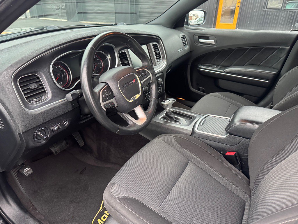 2017 Dodge Charger Image 5