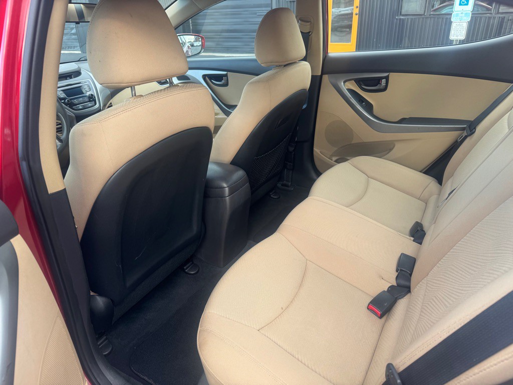2013 Hyundai Elantra Image 6