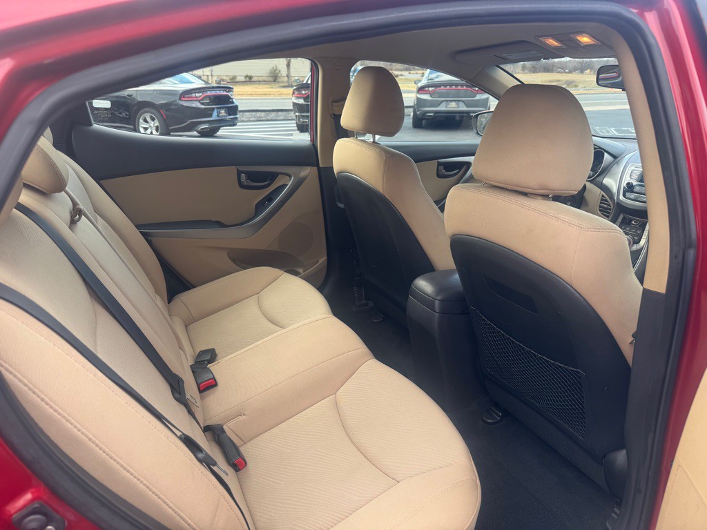 2013 Hyundai Elantra Image 7