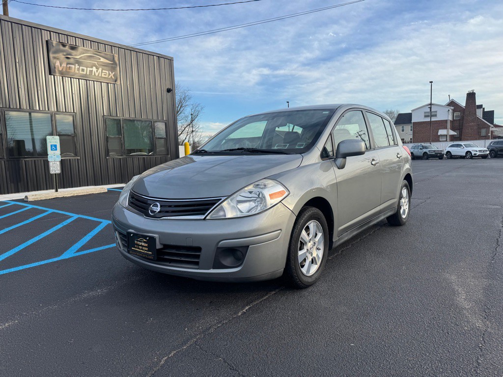 2012 Nissan Versa Image 1