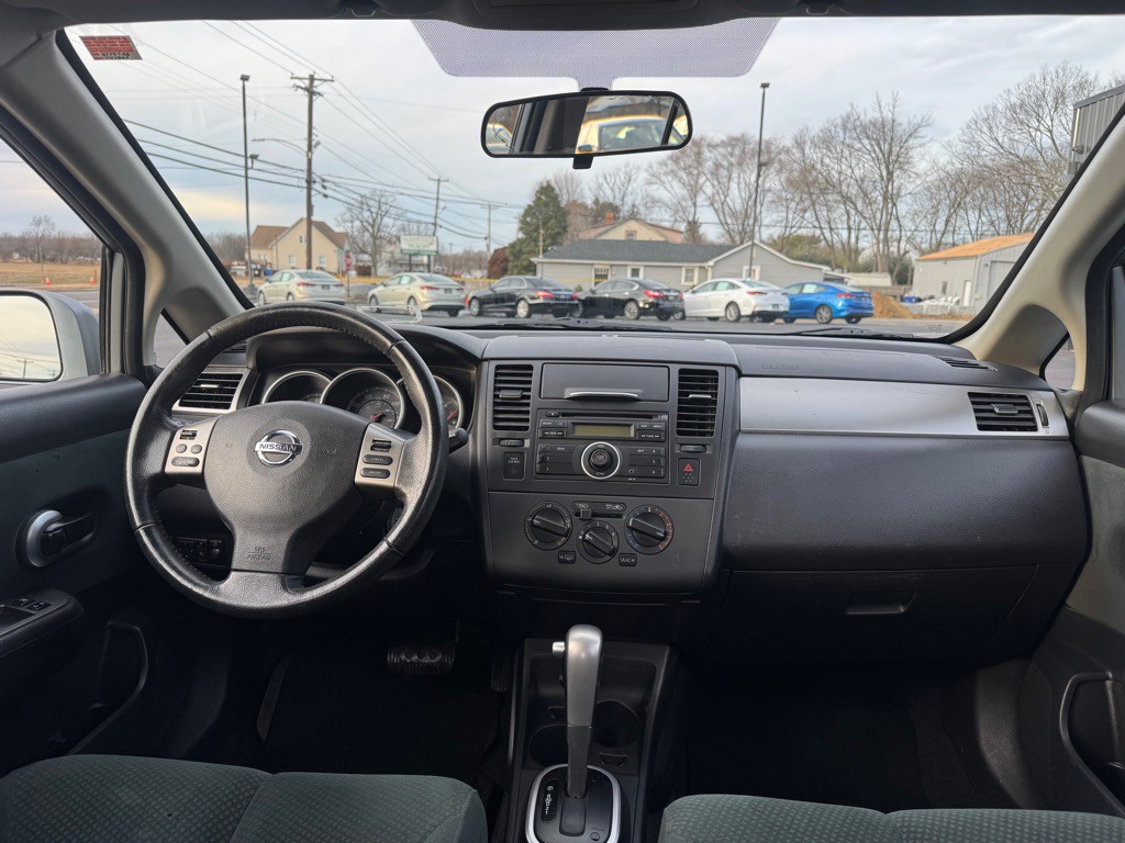 2012 Nissan Versa Image 9