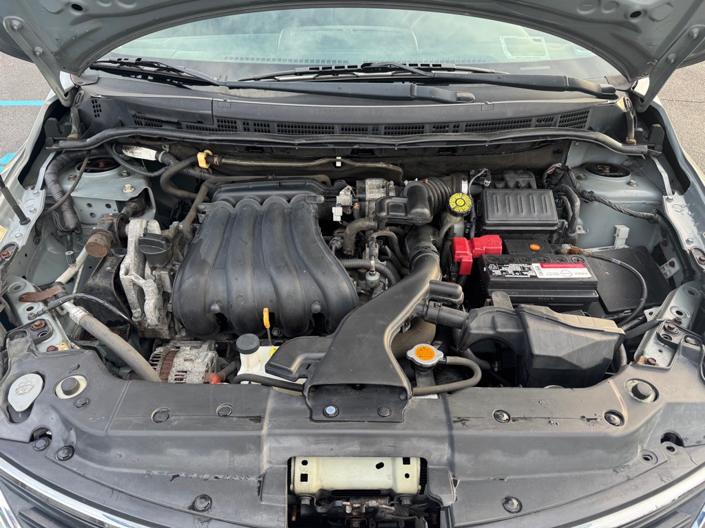 2012 Nissan Versa Image 11