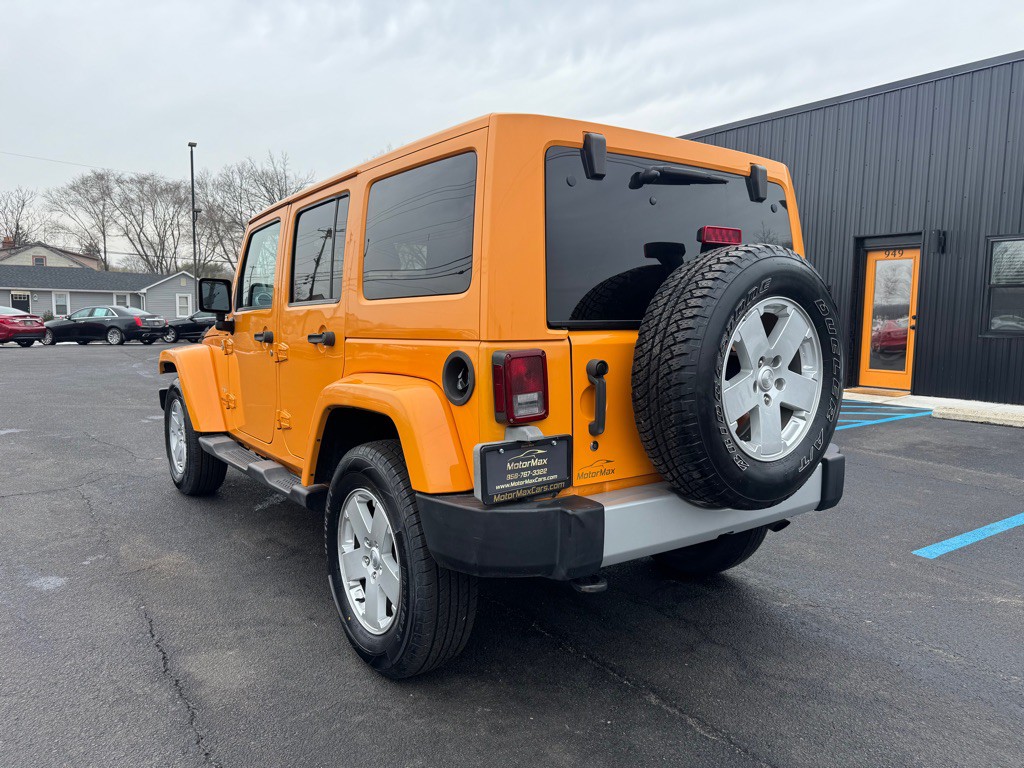 2012 Jeep Wrangler Unlimited Image 2