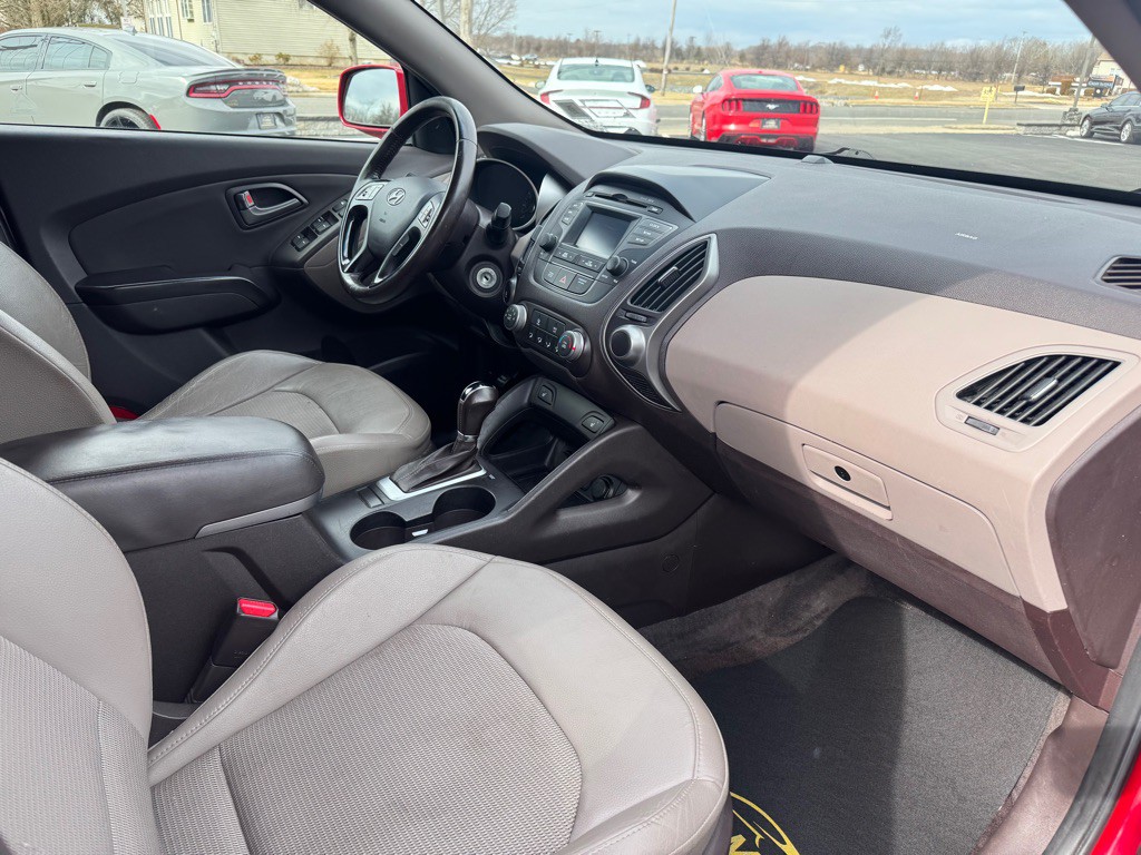 2014 Hyundai Tucson Image 8