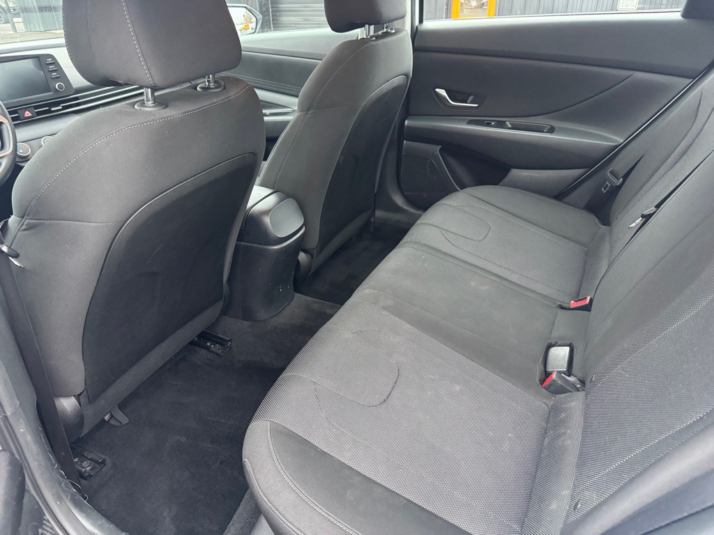 2021 Hyundai Elantra Image 6