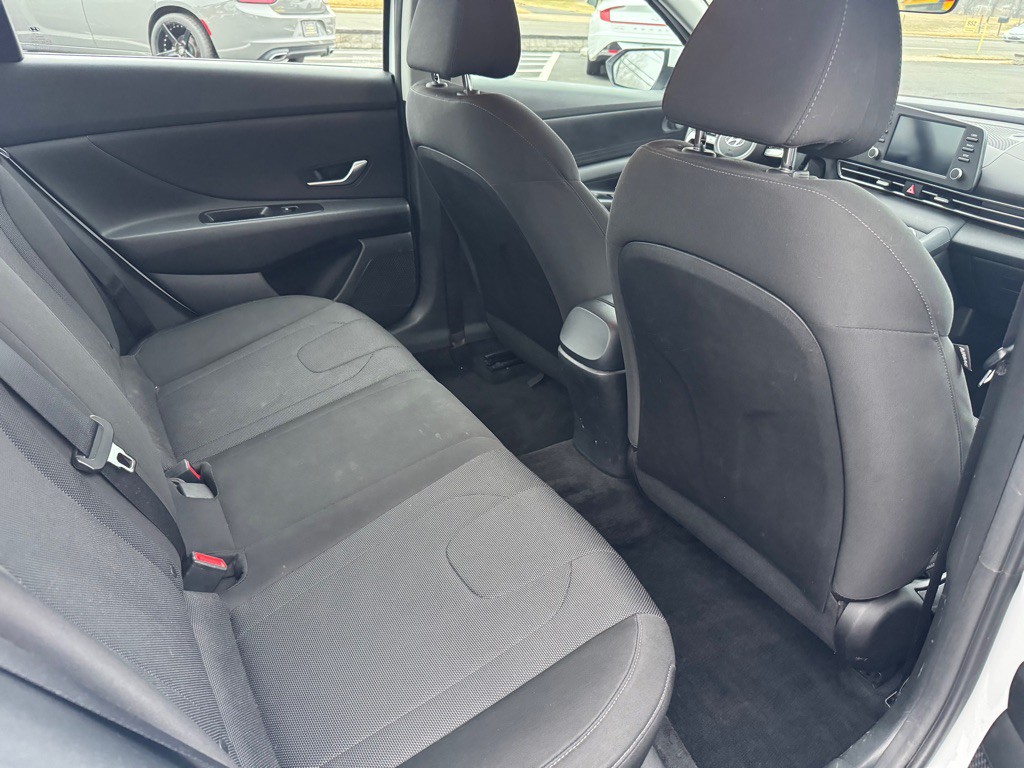 2021 Hyundai Elantra Image 7