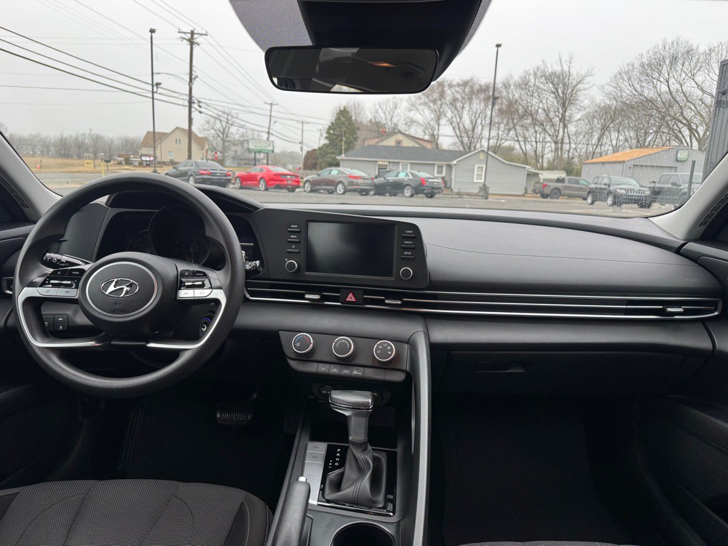 2021 Hyundai Elantra Image 9