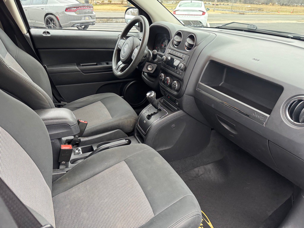 2012 Jeep Compass Image 8