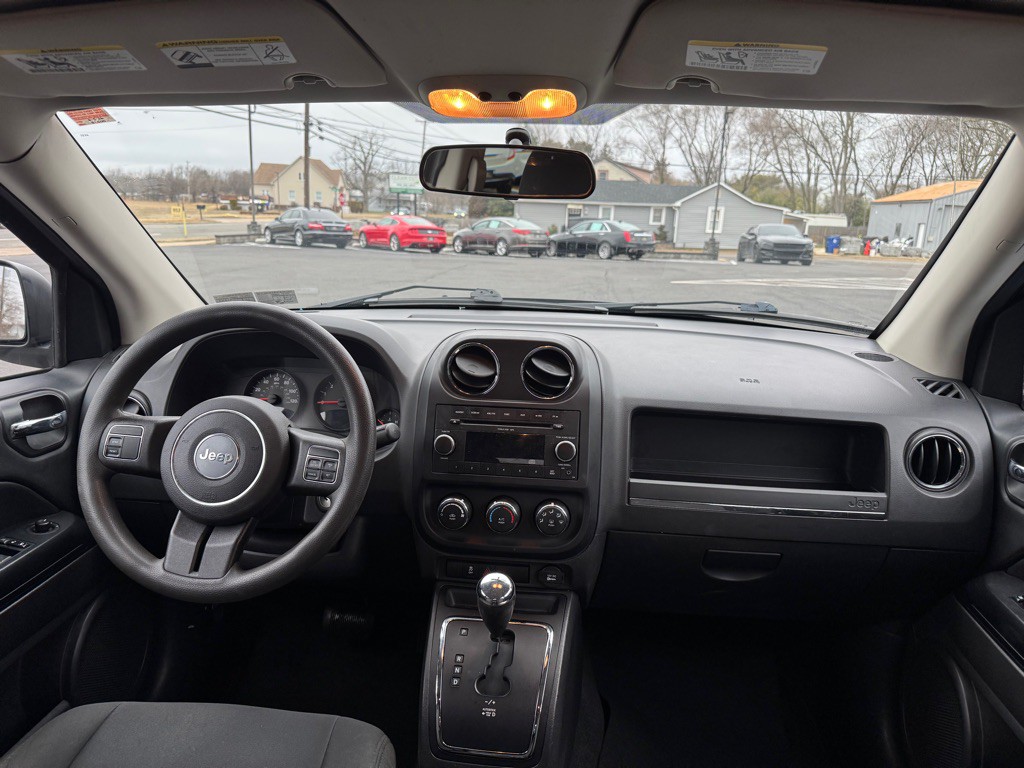 2012 Jeep Compass Image 9