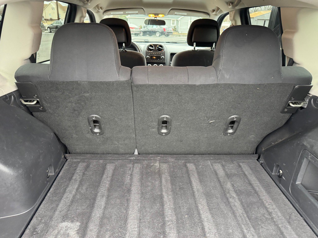 2012 Jeep Compass Image 10